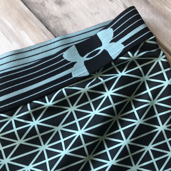 UNDER ARMOUR ATHLETIC SHORTS Two pairs/ geometric print Woman’s medium - Picture 2 of 8